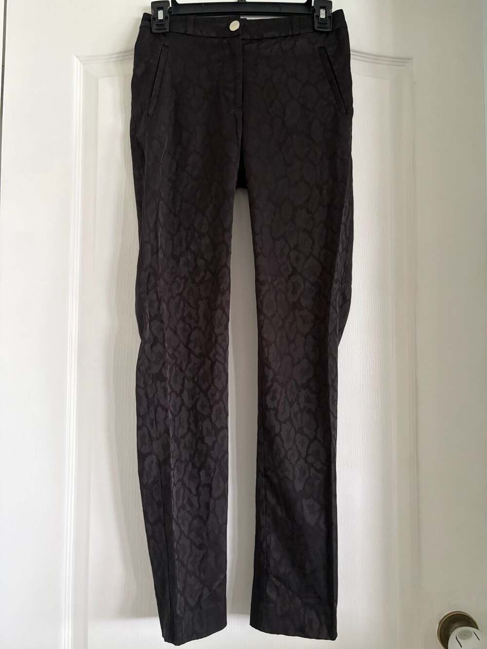 H&M Black Leopard Jacquard Slim Ankle Pants Size 2